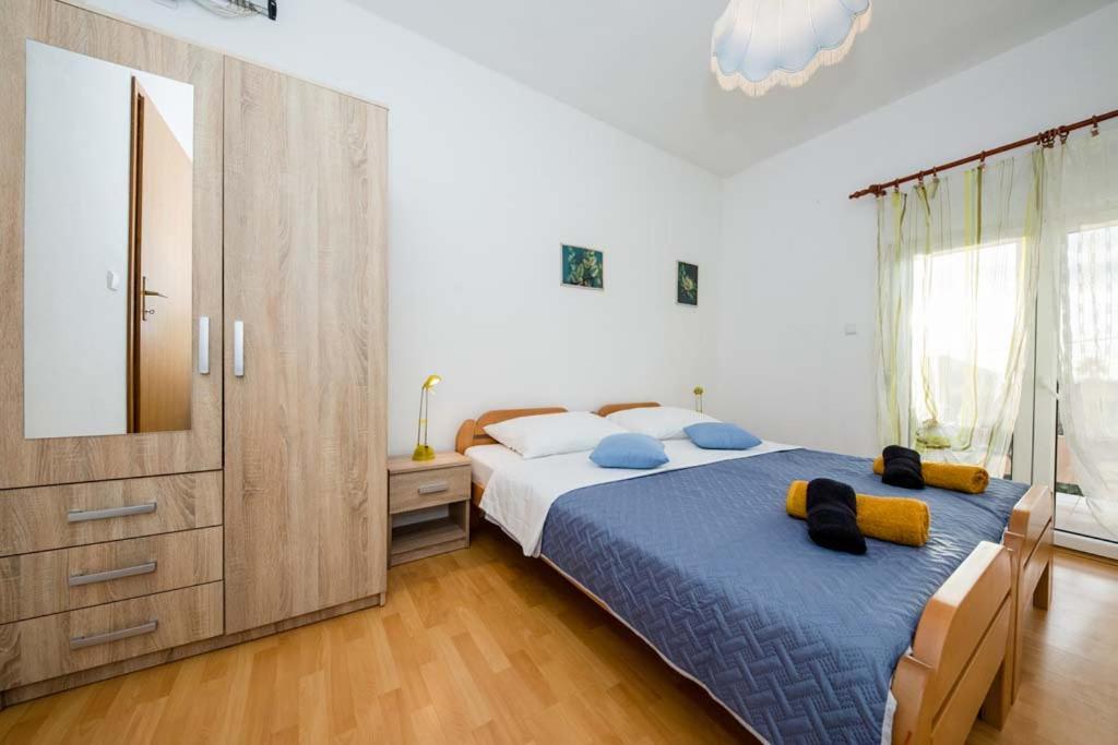 Apartmani Luka Banjol Екстер'єр фото