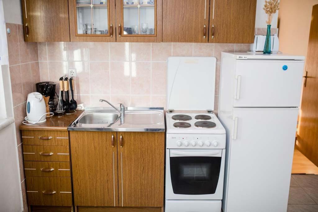 Apartmani Luka Banjol Екстер'єр фото