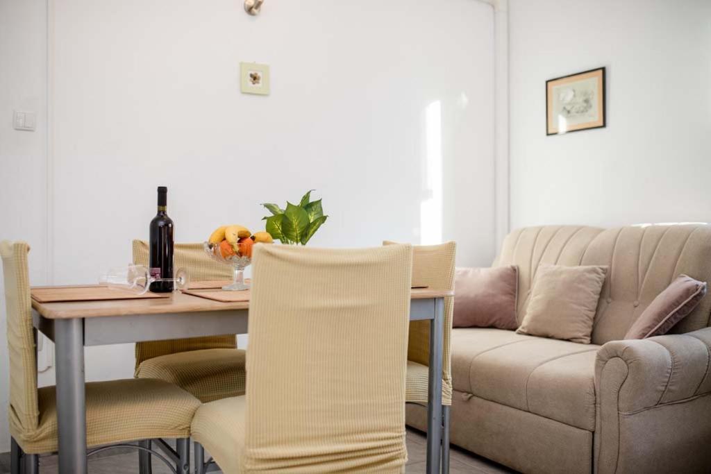 Apartmani Luka Banjol Екстер'єр фото