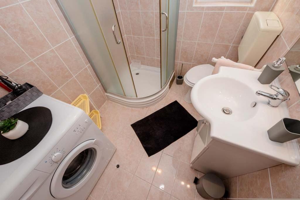 Apartmani Luka Banjol Екстер'єр фото