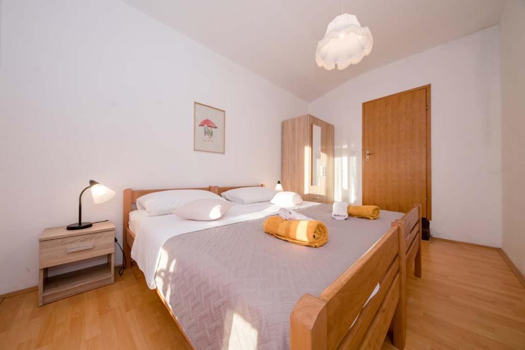 Apartmani Luka Banjol Екстер'єр фото