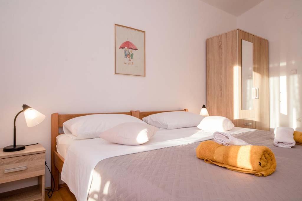 Apartmani Luka Banjol Екстер'єр фото