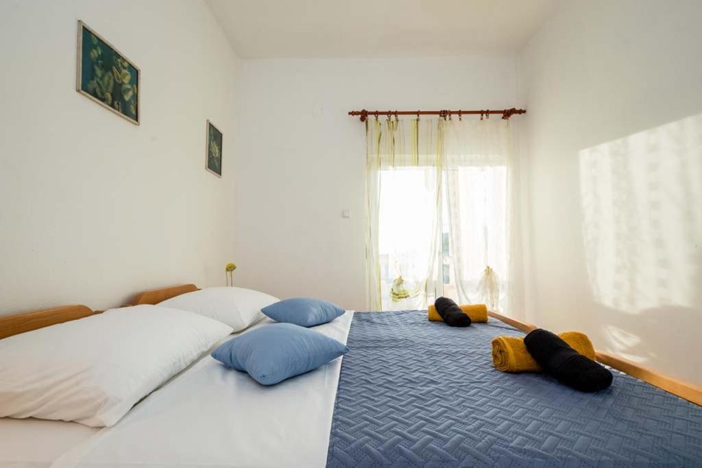 Apartmani Luka Banjol Екстер'єр фото