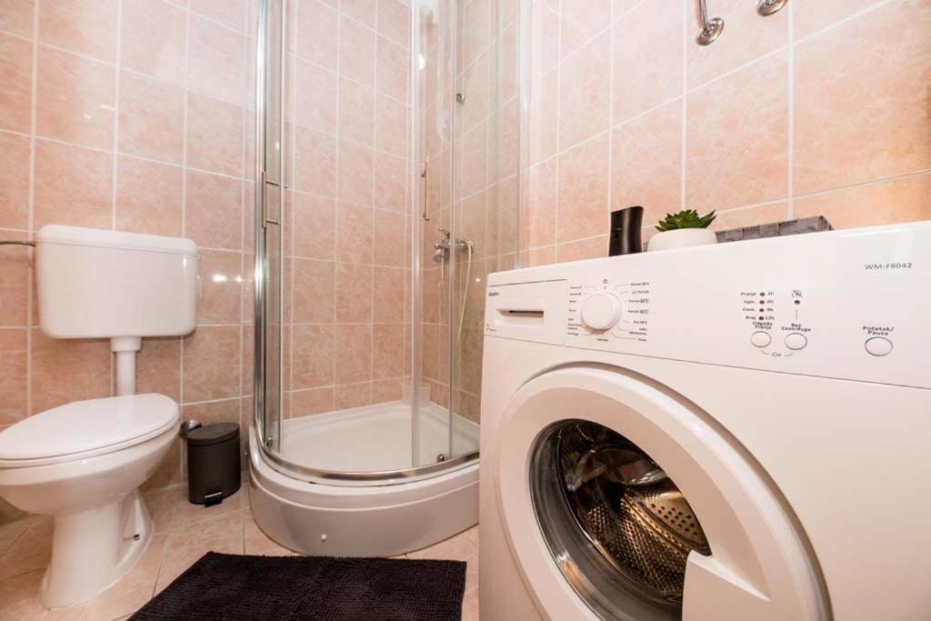 Apartmani Luka Banjol Екстер'єр фото