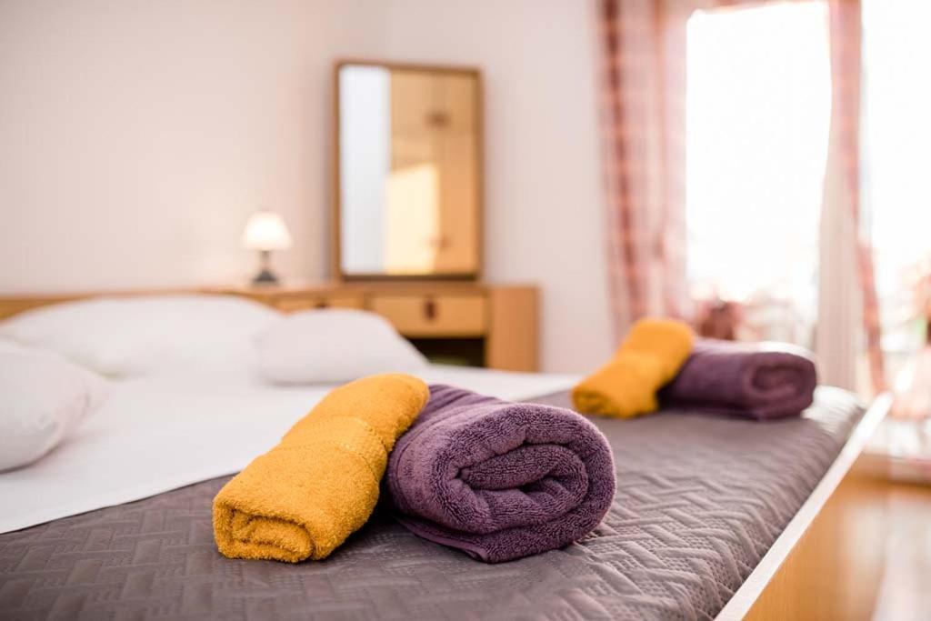 Apartmani Luka Banjol Екстер'єр фото