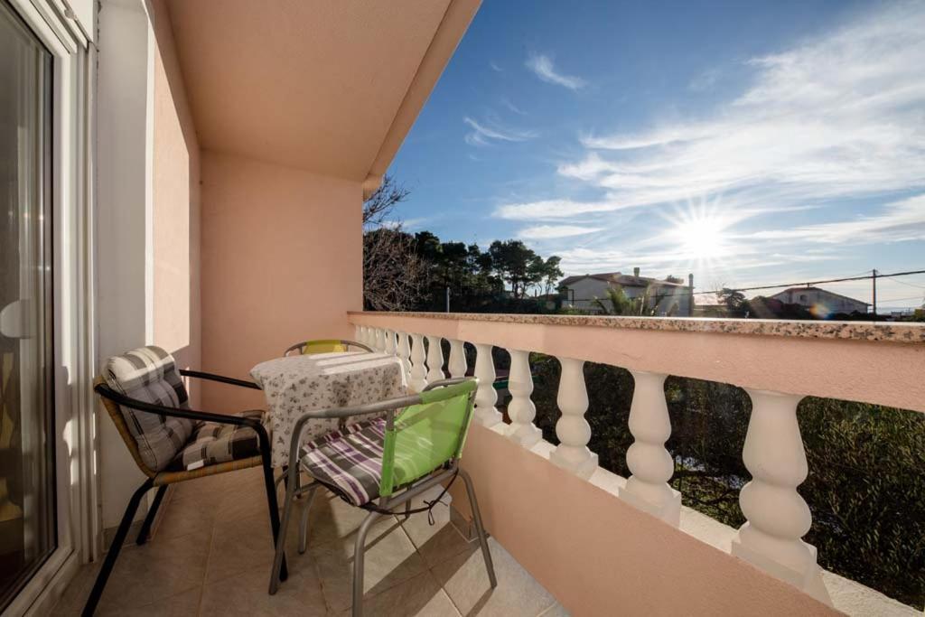 Apartmani Luka Banjol Екстер'єр фото