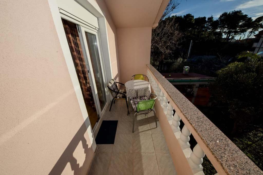 Apartmani Luka Banjol Екстер'єр фото