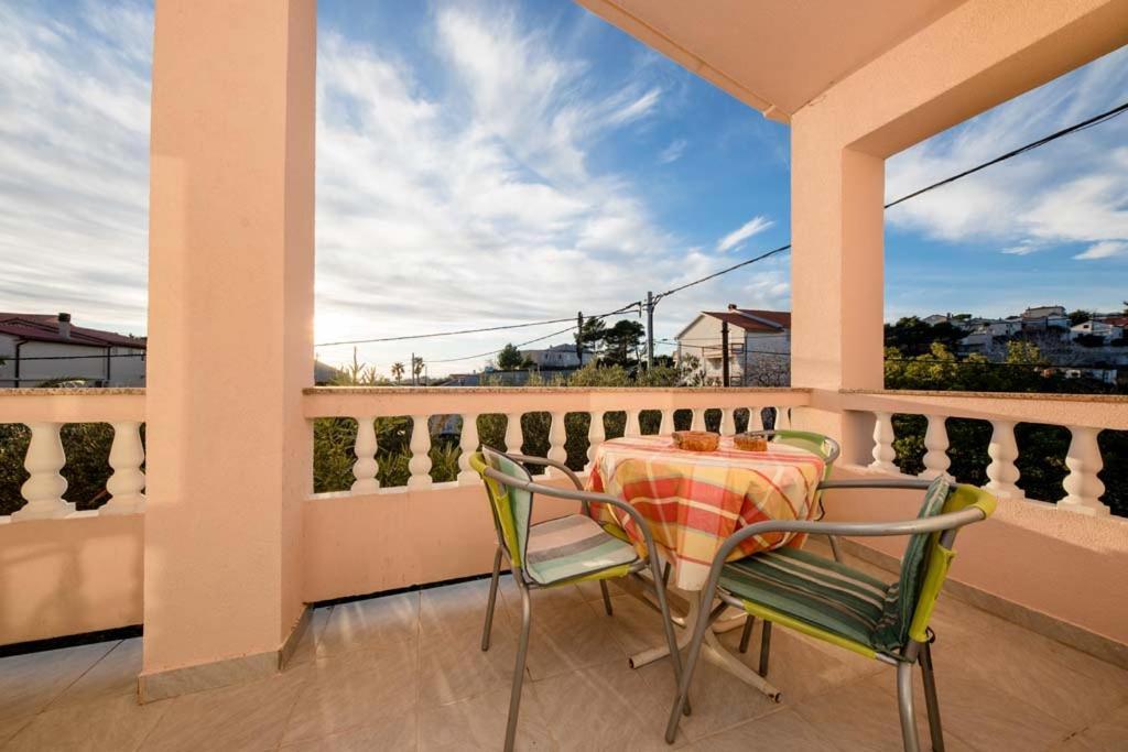 Apartmani Luka Banjol Екстер'єр фото