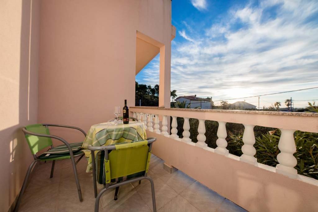 Apartmani Luka Banjol Екстер'єр фото